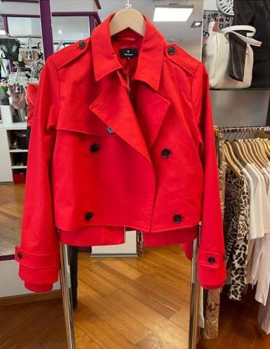 Roter Kurz-Trench · Monari
